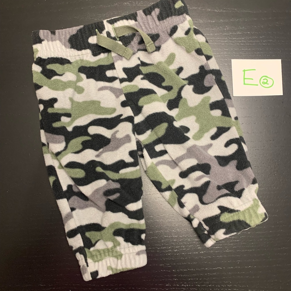 ⭐️2/$5.00⭐️— 3m (0-3m) Camo Fleece Pants
